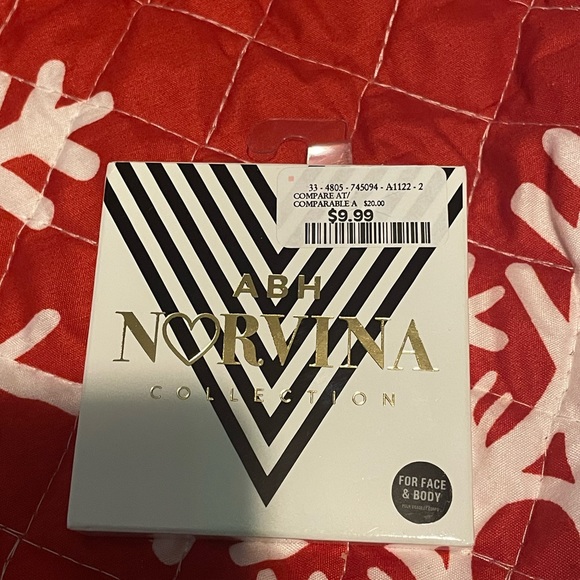 ABH mini palette!! - Picture 1 of 3